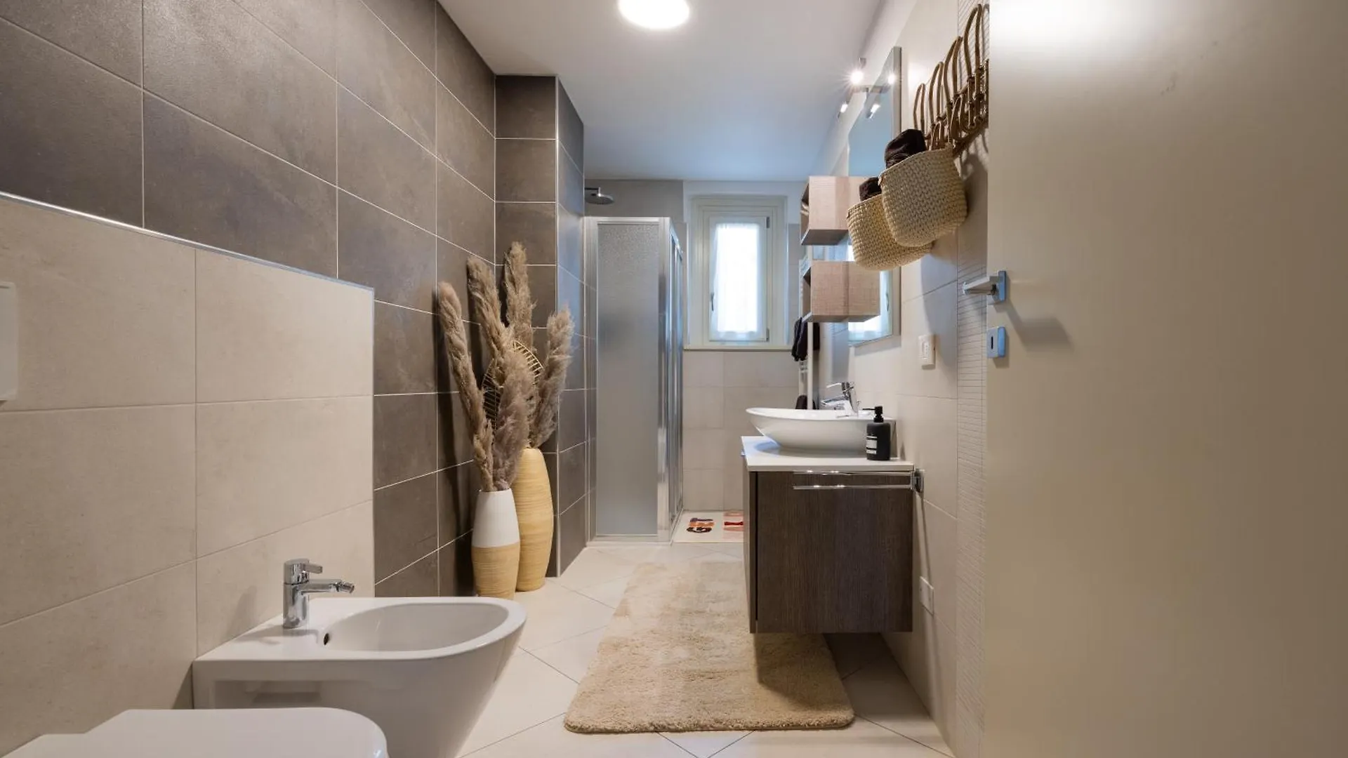 Lorry Living Luxury, Bohemian Apartment Cavaion Veronese