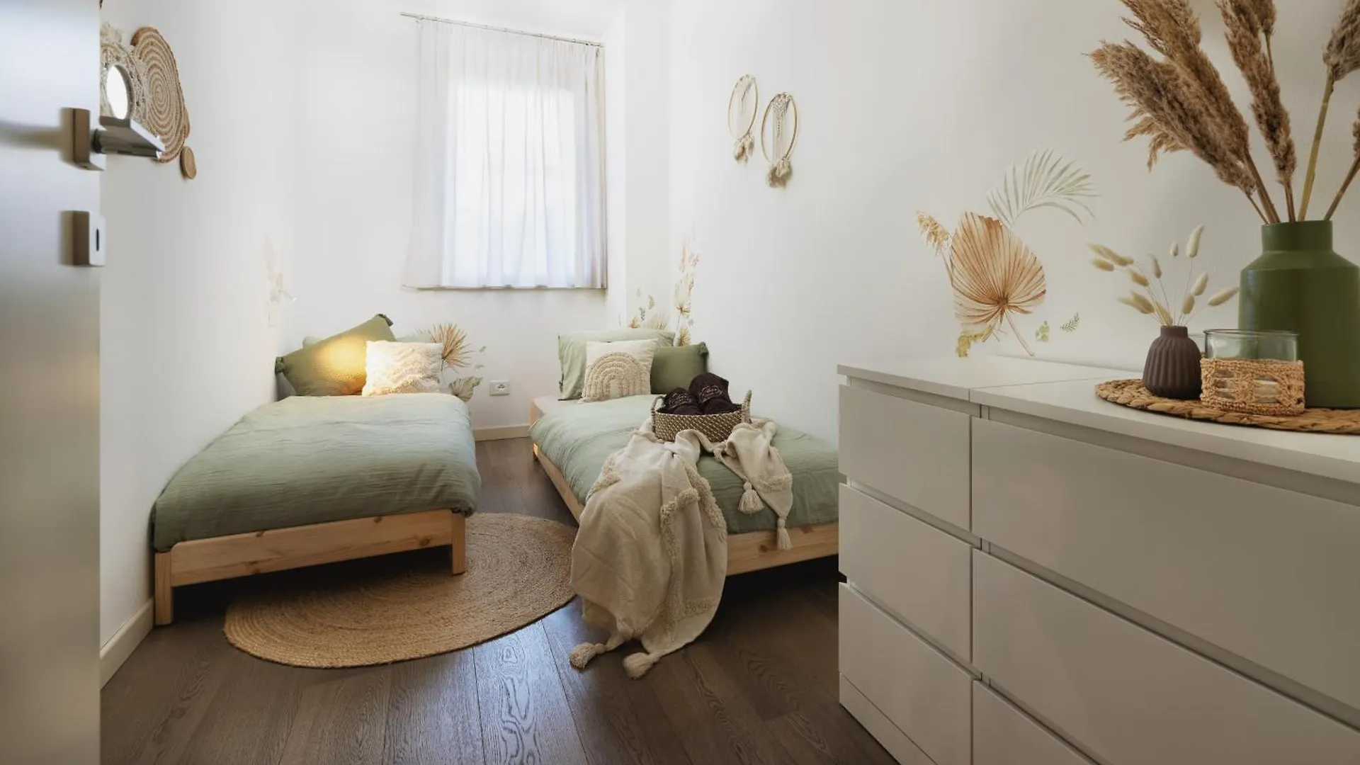 Lorry Living Luxury, Bohemian Apartment Cavaion Veronese