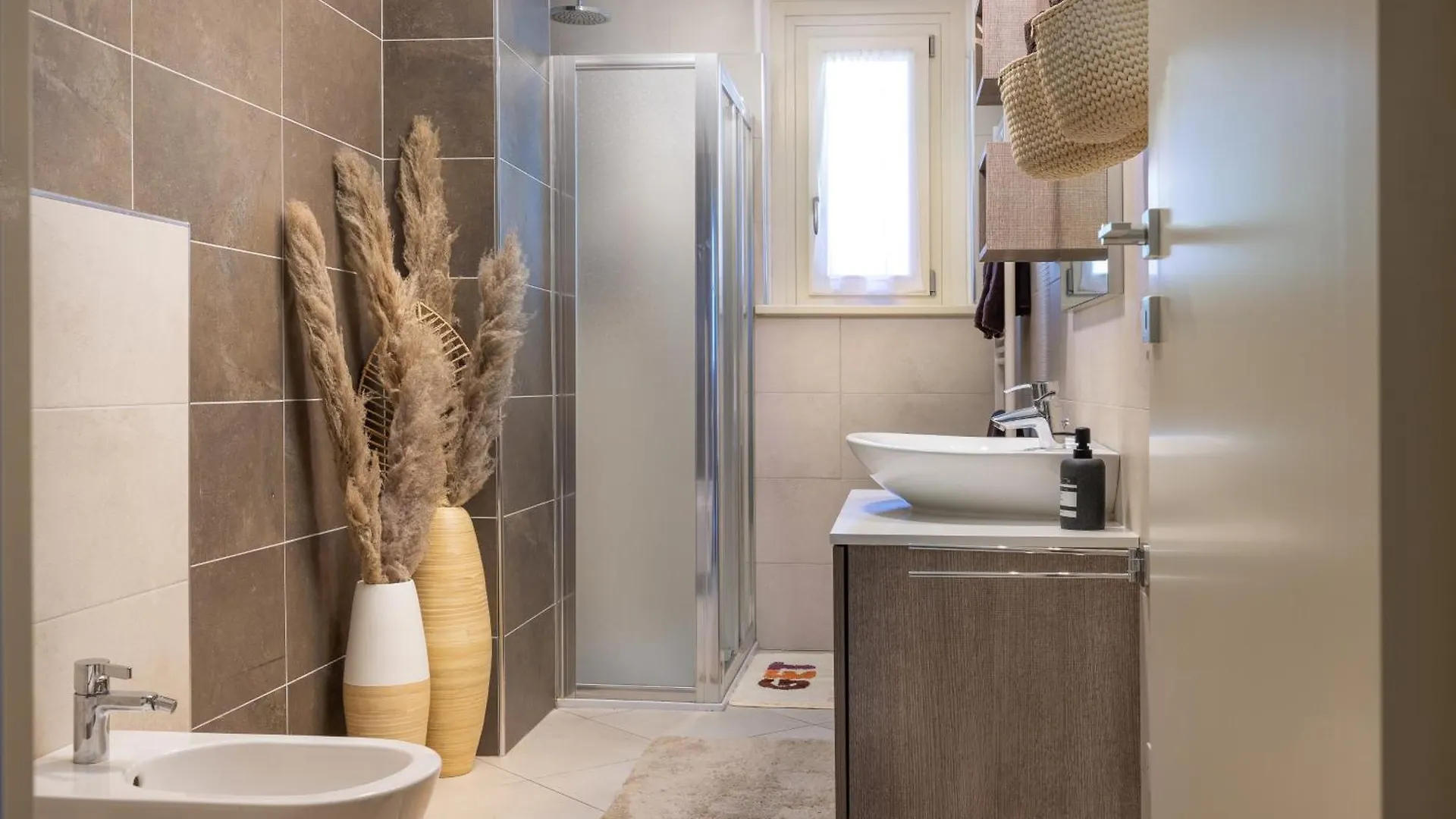Lorry Living Luxury, Bohemian Apartment Cavaion Veronese
