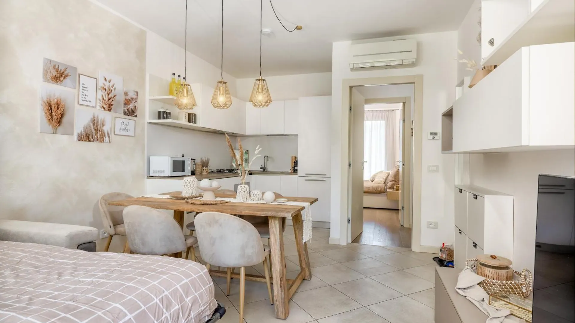 Lorry Living Luxury, Bohemian Apartment Cavaion Veronese