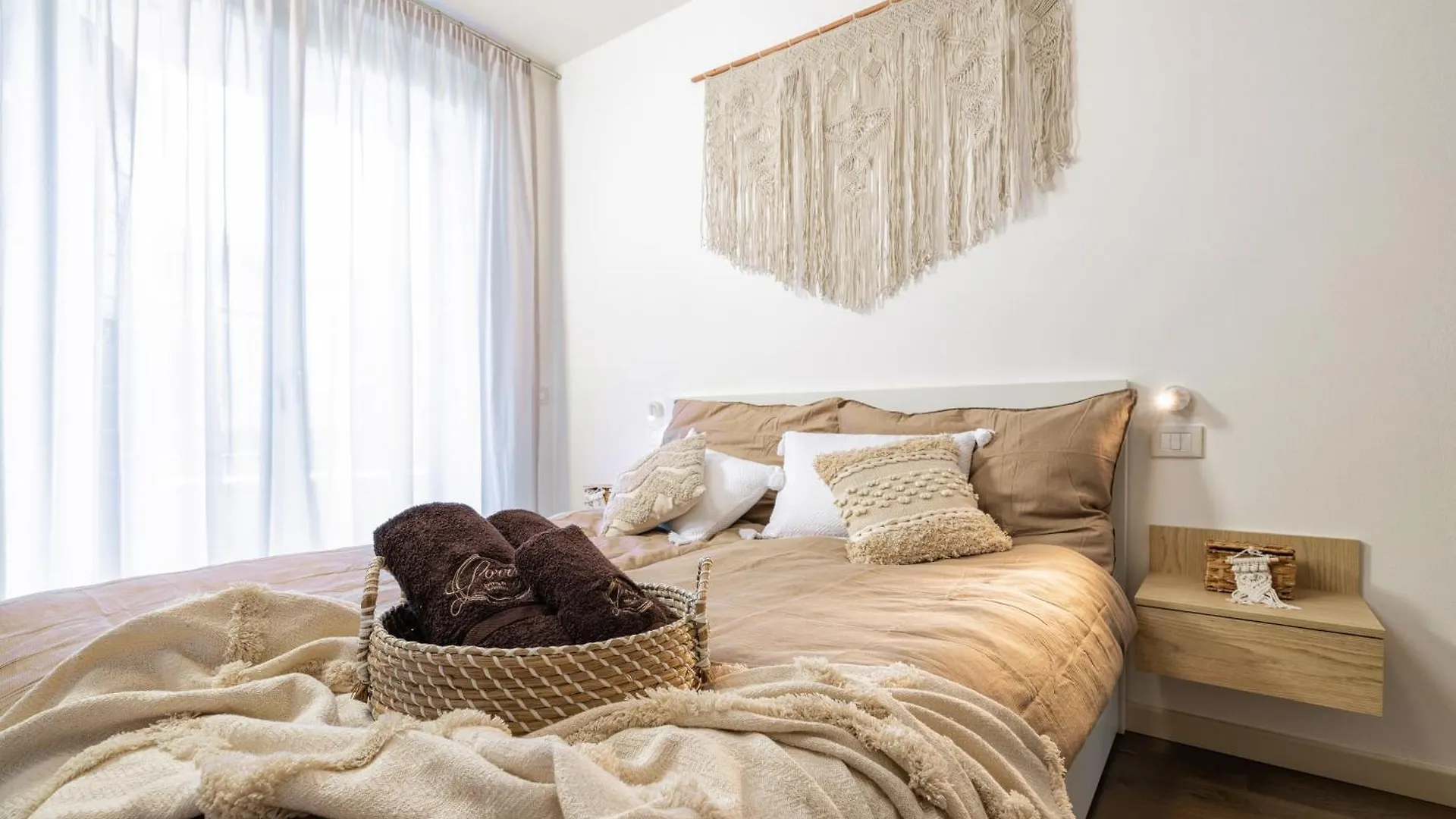Lorry Living Luxury, Bohemian Apartment Cavaion Veronese 0*,  İtalya